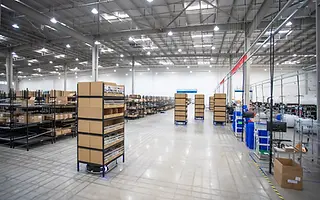 21_Warehouse Shelf-to-Person.webp