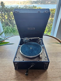 Gramophone 1.jpg