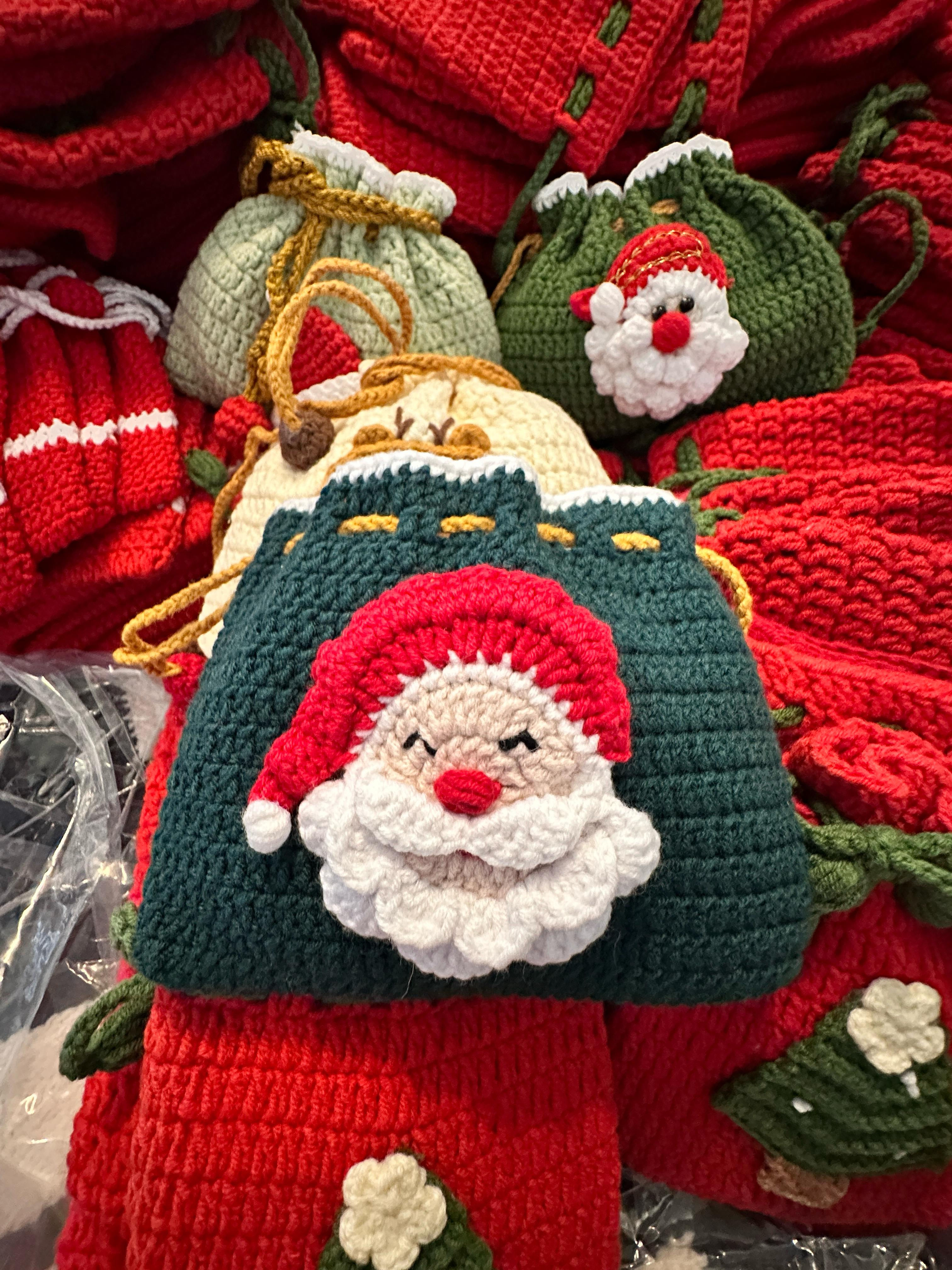 Pouches Full of Christmas Cheer: Handmade Gift Bags