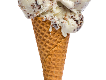 🍨 What’s the Scoop? The Difference Between Ice Cream and Gelato (and Why You’ll Love Ours!)