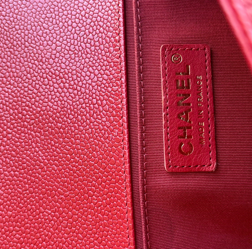 Miniaturbild: Red Caviar CHANEL Med Boy