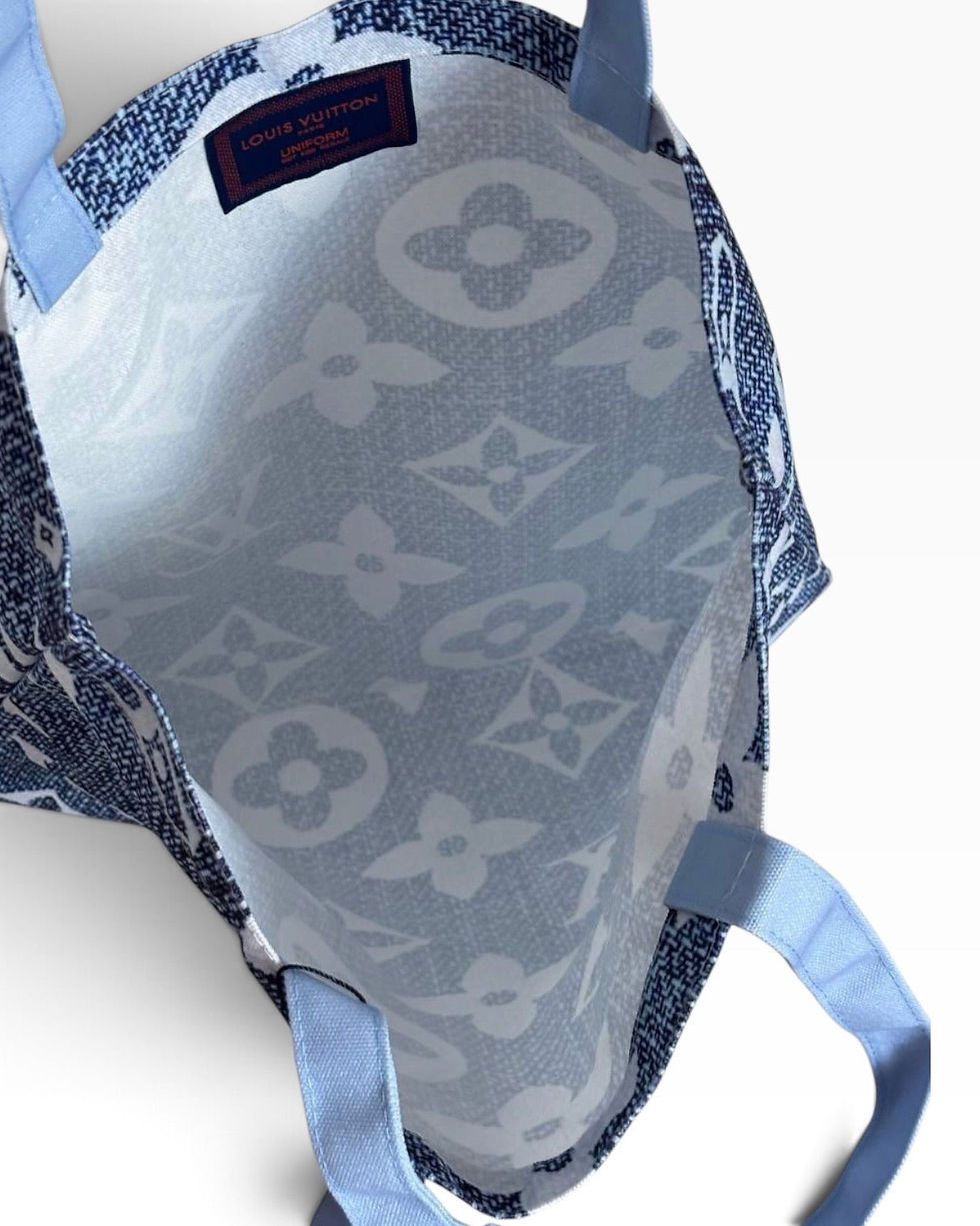الصورة المصغرة: VIP/GWP Blue Monogram GWP Canvas Tote
