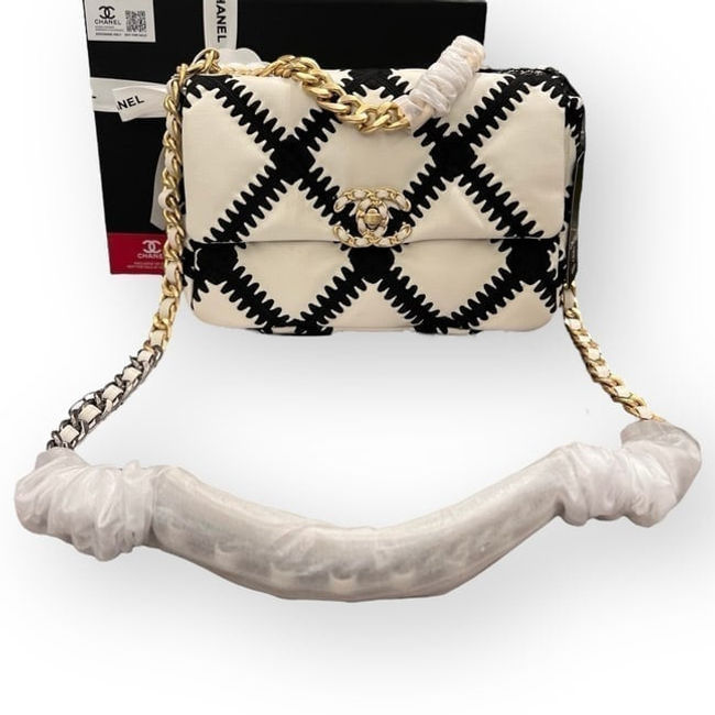 VIP/GWP White Black Stitched CC Flap Bag