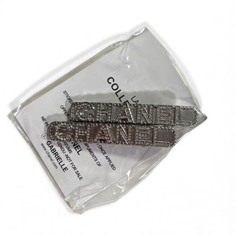 VIP/GWP 2Pc Rhinestone Logo Hair Clips