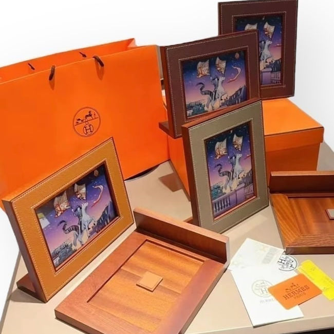VIP/GWP 2Pc Picture Frame Set