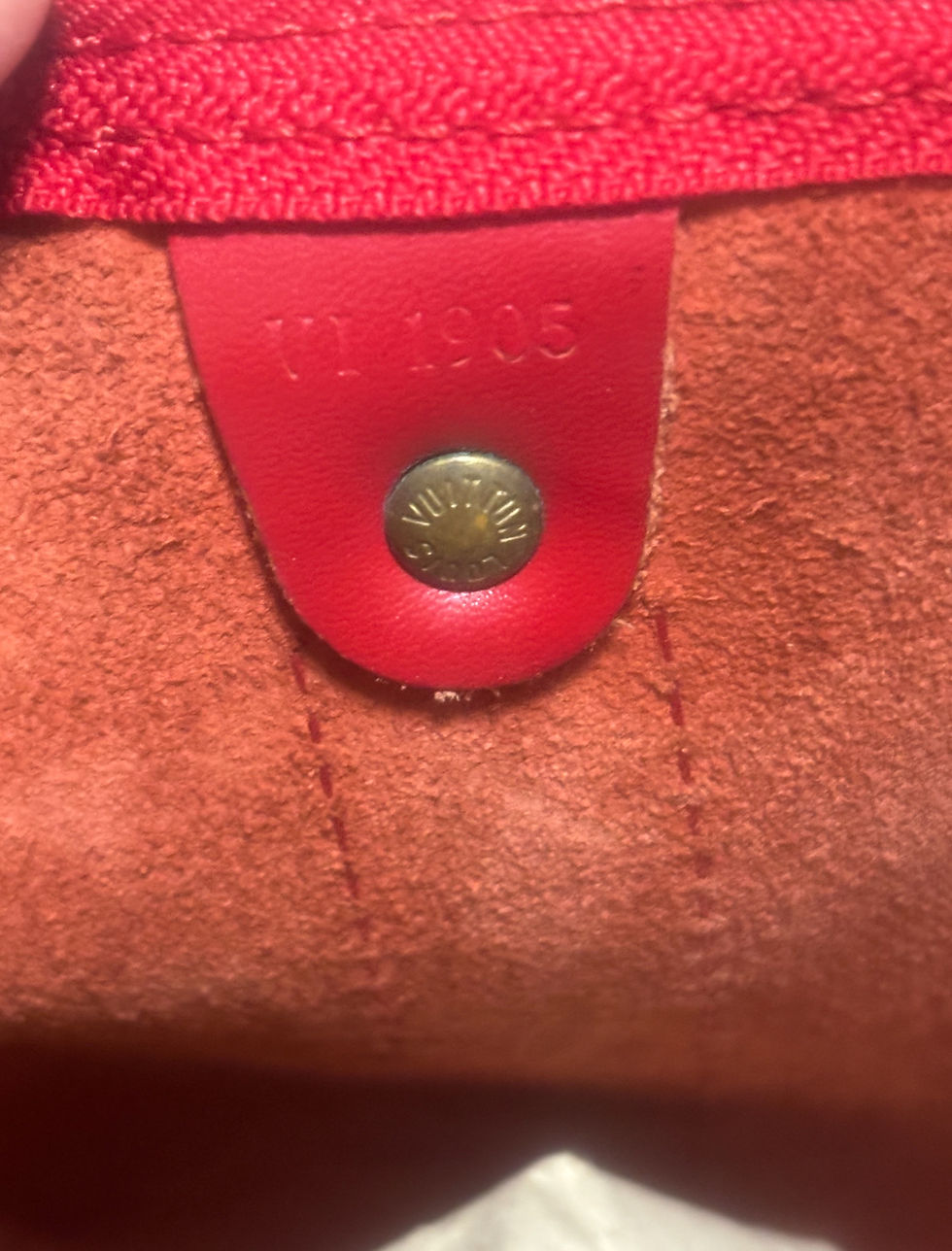 Miniaturbild: Vintage Red Epi Louis Vuitton Keepall 50