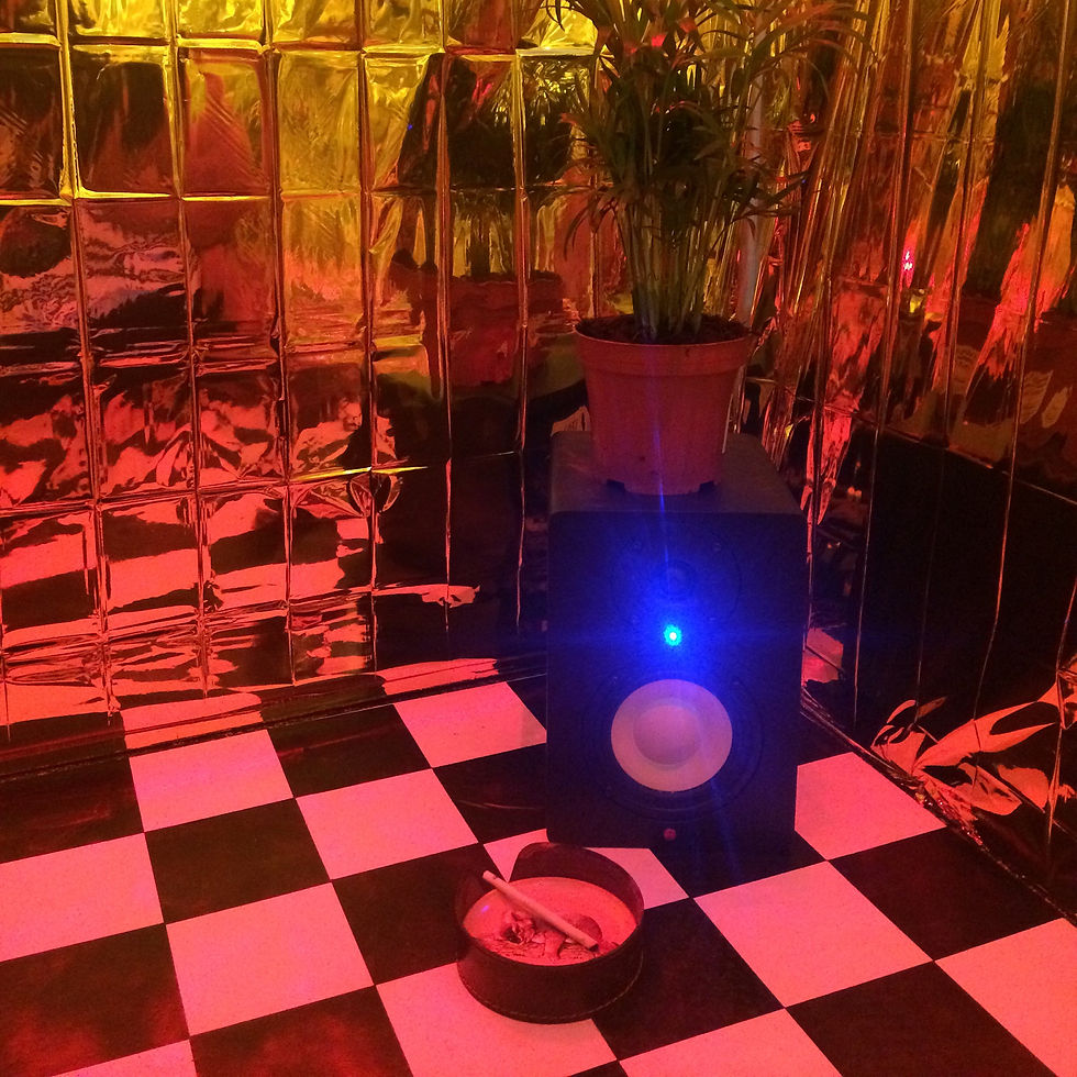Sirens and Vaporwave or the Pleasure Principle of Climate Crisis