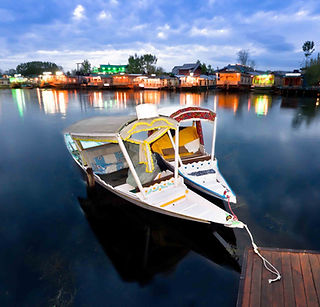 Dal lake shikara.jpg