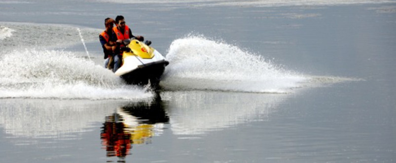 Jet Skiing Dal Lake Srinagar.jpeg