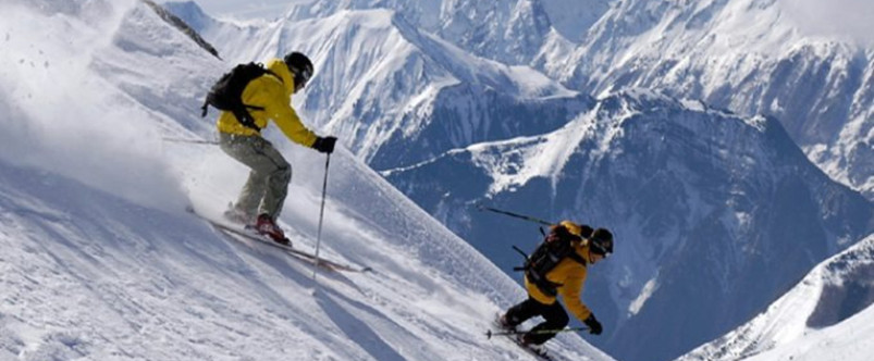 Snow Skiing Gulmarg.jpeg