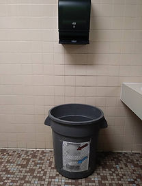 poubelle toilette.jpg