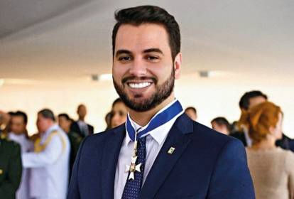 A POLÍCIA FEDERAL ALEGA QUE FILIPE MARTINS SIMULOU ENTRADA NOS EUA !