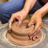 Laguna throwing clay