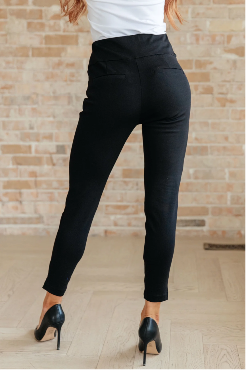 Thumbnail: Magic Skinny Pants in Black
