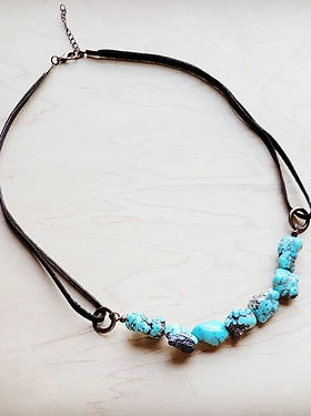 Women’s boutique turquoise necklace for everyday casual style