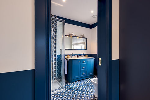 Corrib Lodge Galway Ireland  - Pollock Room 02.jpg