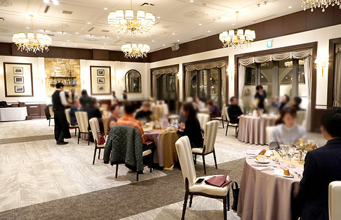 吾妻山麓ワイナリーのワイン お料理とのマリアージュで気に入ったワインはパーティ終了後に購入出来ました