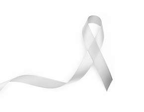 jour-du-cancer-du-monde-breast-cancer-awareness-ribbon-blanc-backg_edited.jpg