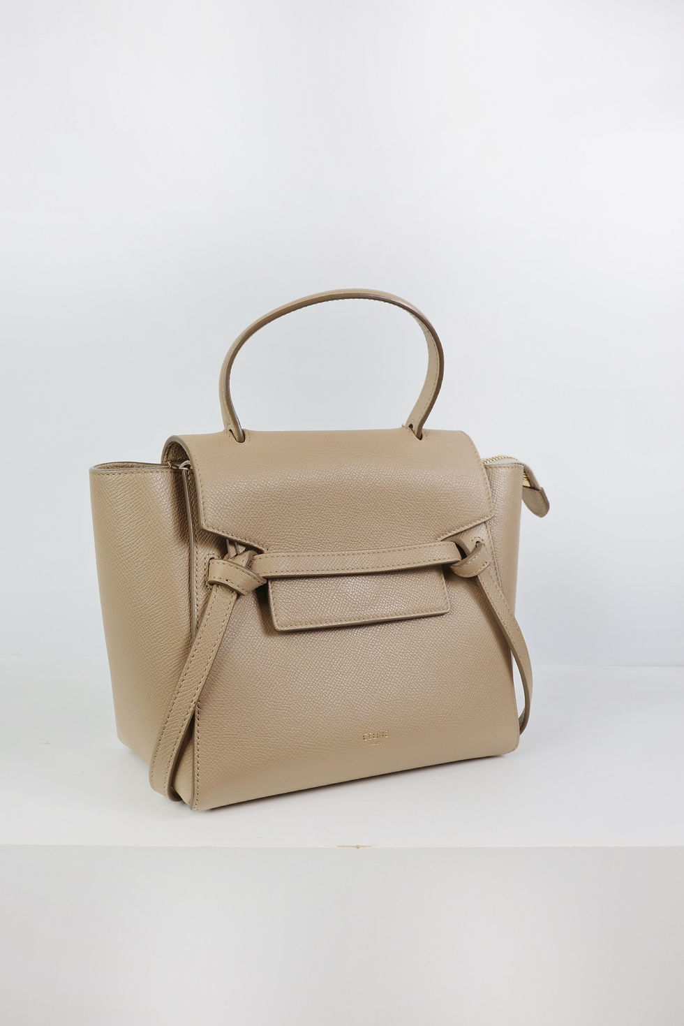 縮圖：#二手celine #Celine belt #二手精品  #精品包包 #Celinebag #celine  #celine鯰魚包 #celinebelt