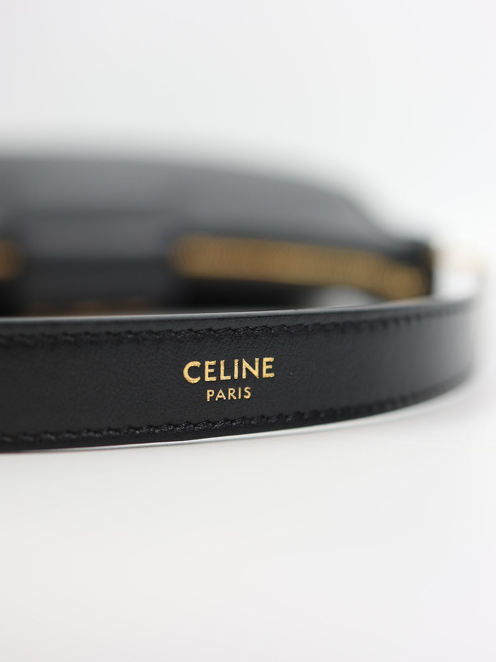 縮圖：#二手celine  #Celine包包 #二手精品#精品包包 #celine #celine腋下包 #celine凱旋門 #celine包包 #Celine