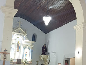 FIÉS LOTAM IGREJA EM GUIMARÃES PARA AGRADECER A MISSÃO DOS  PADRES, SARGES E NATINHO