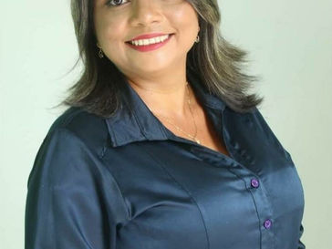 HOJE É ANIVERSÁRIO DA VEREADORA JENILLE BRITO