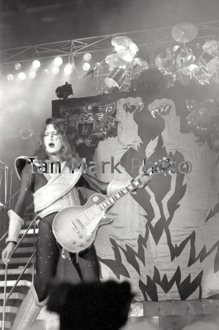 Kiss 8X12 Photo 1977