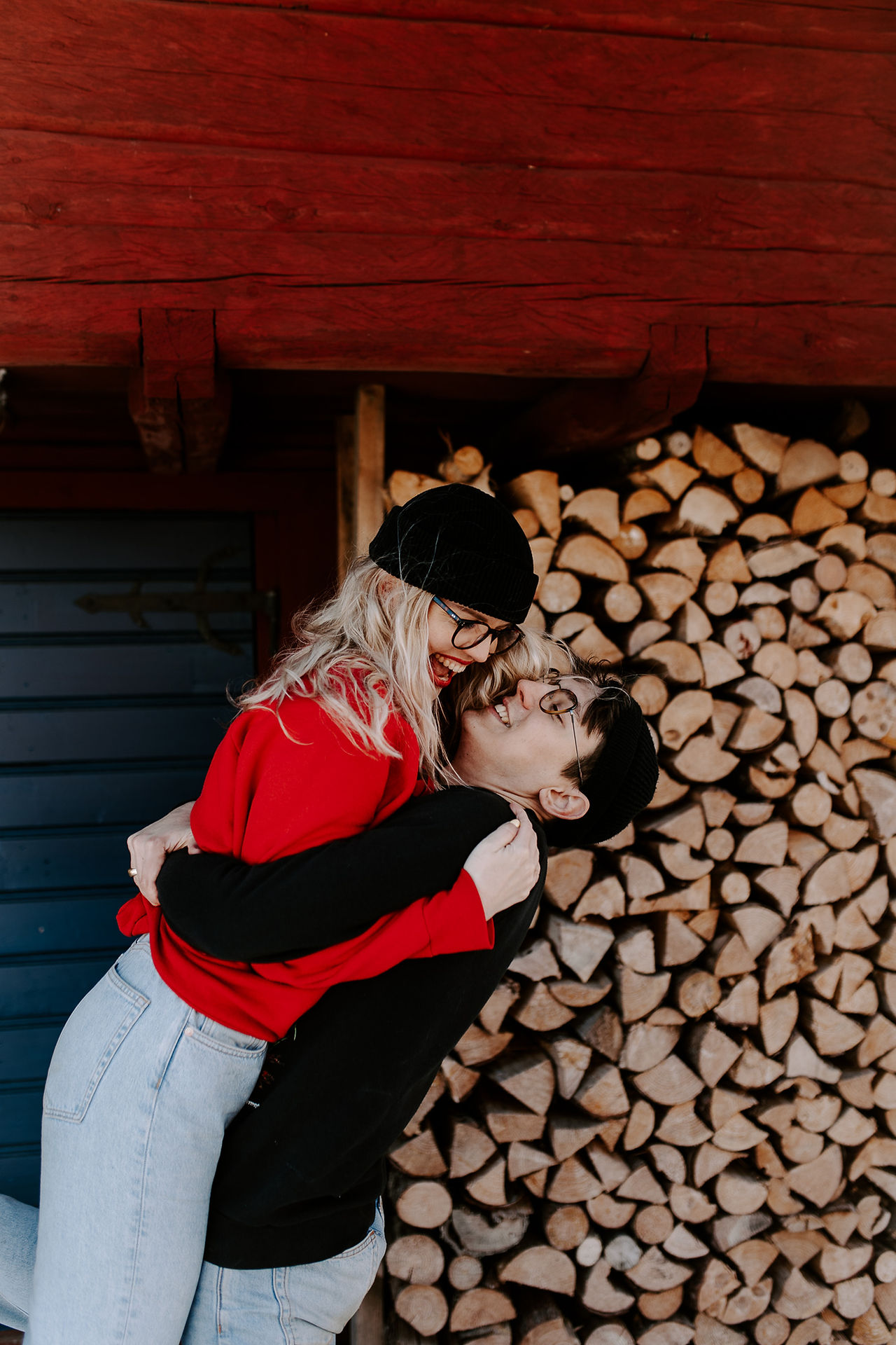 par busar och skrattar, parfotografering, parfotograf, mullsjö, fotograf jönköping