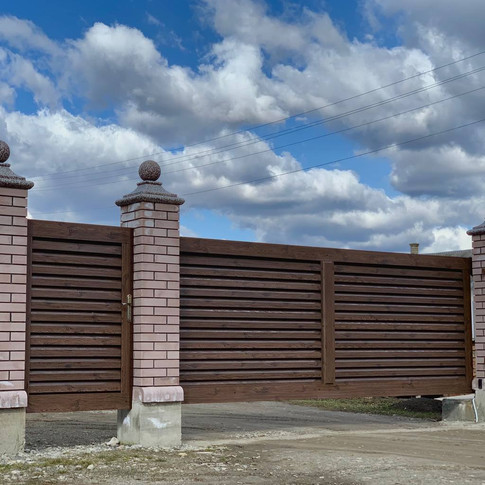Огорожа жалюзі з металевих ламель