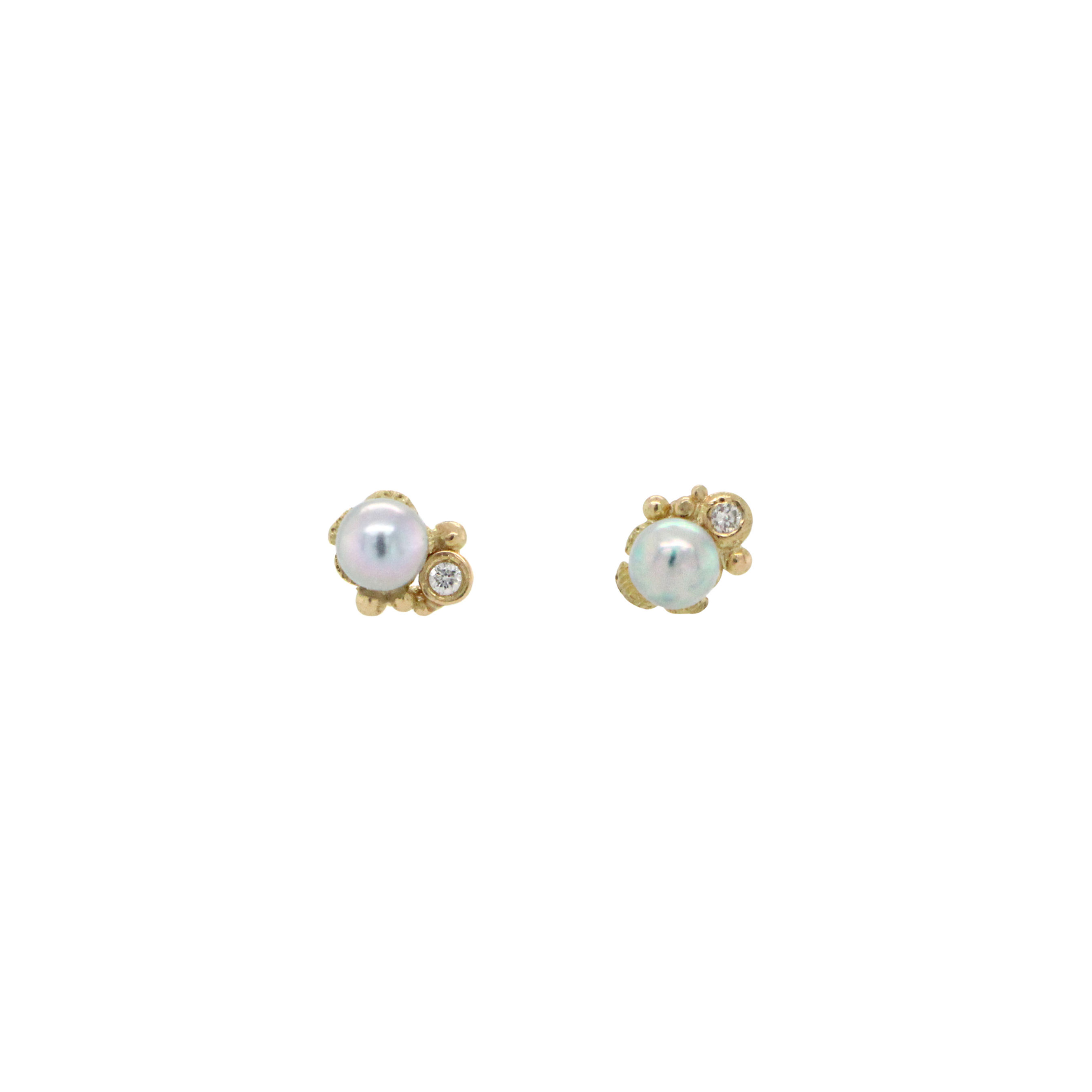 akoya pearl stud earrings