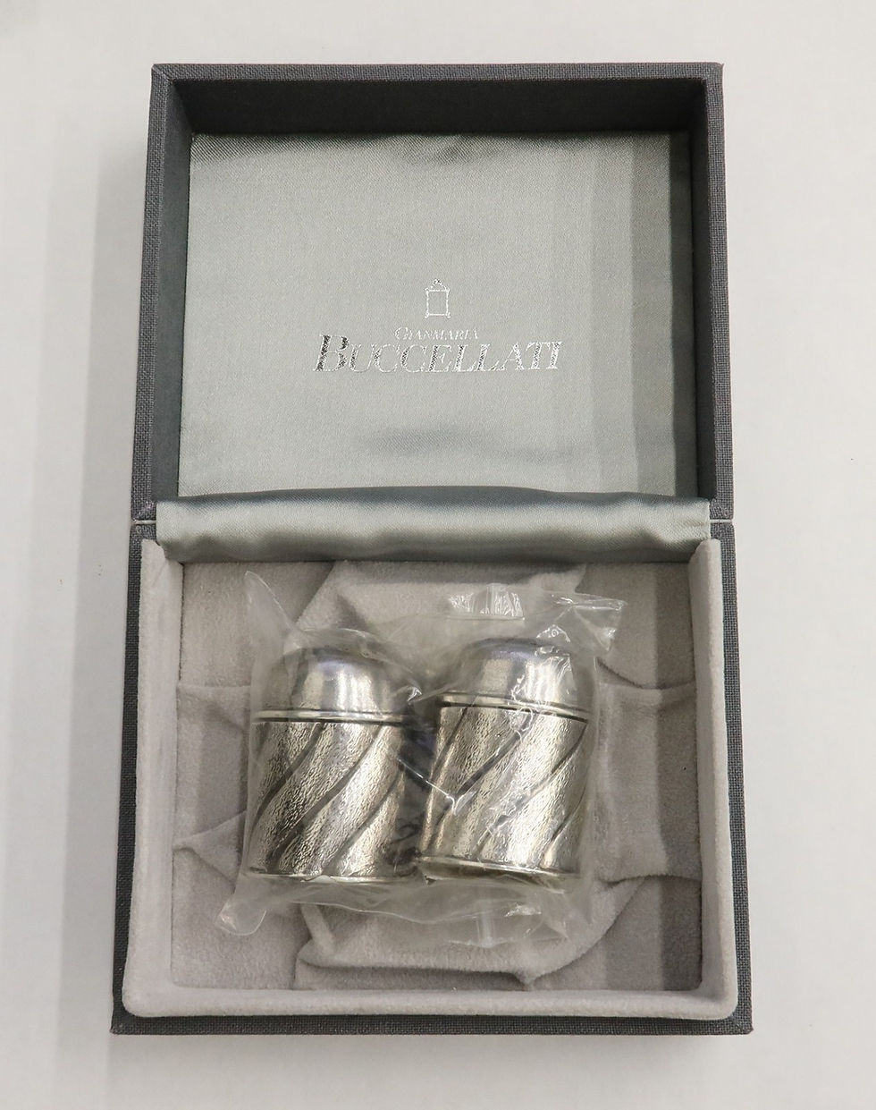 Thumbnail: Pair Gianmaria Buccellati 925 Sterling Salt and Pepper Shakers Prestigio