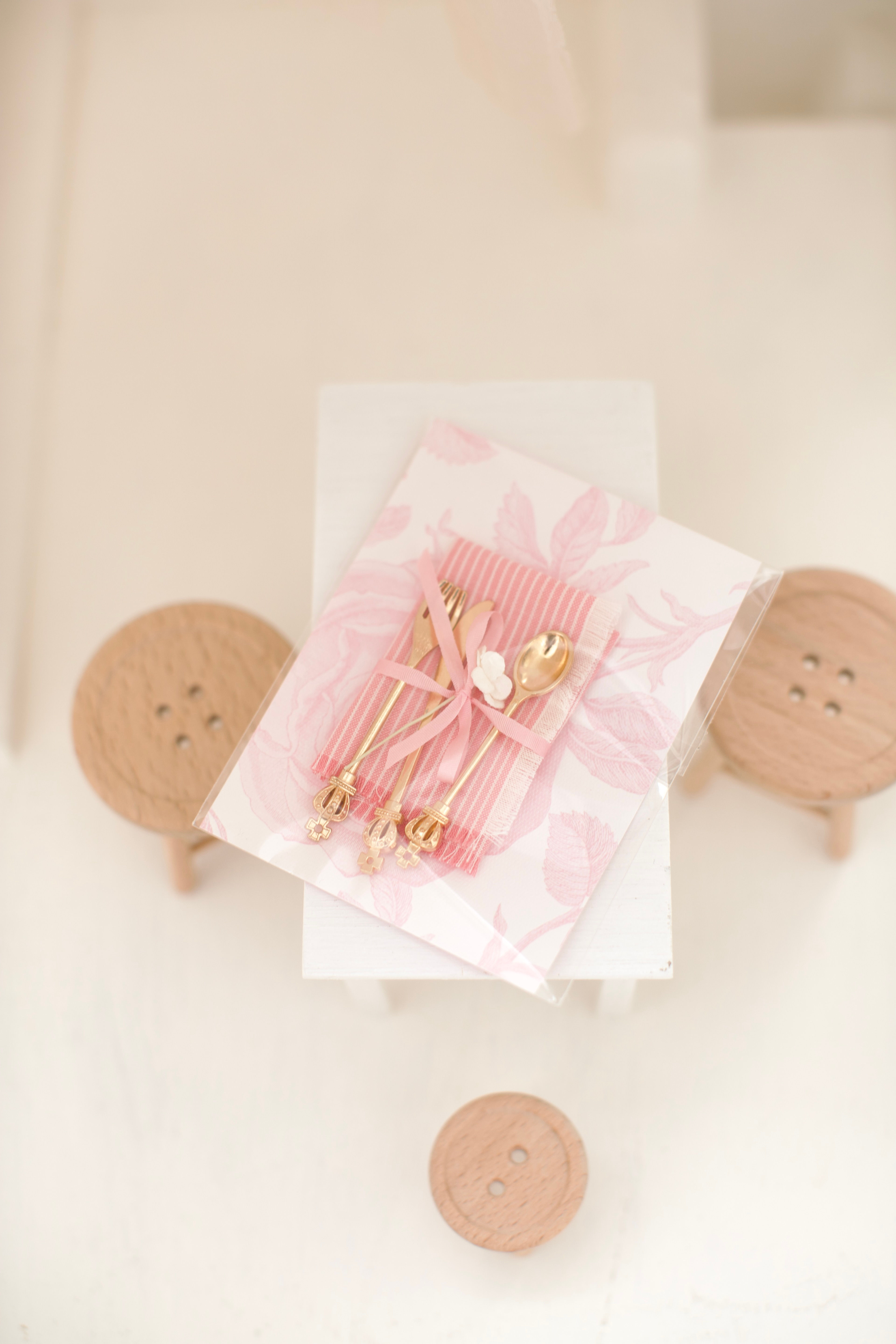 LOM Gold Crown Flatware Set with Striped Napkin