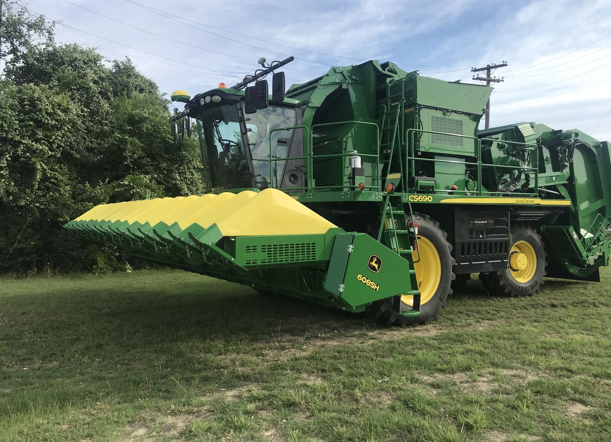 2019 JOHN DEERE CS690