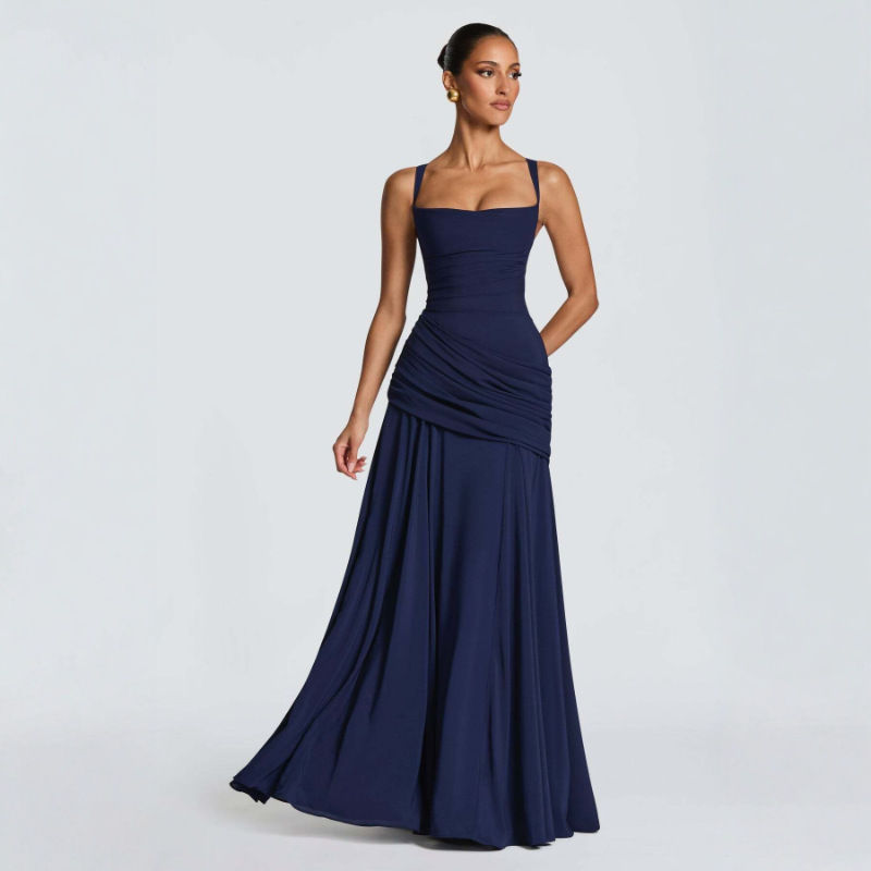 Miniature : Solid-color sleeveless fitted-waist flared slip dress