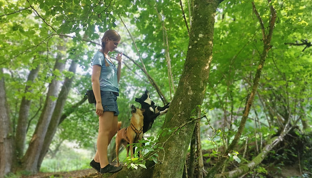 Judy mit Hund_edited.jpg