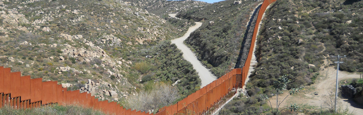 Mexico-–-United-States-Border.jpg