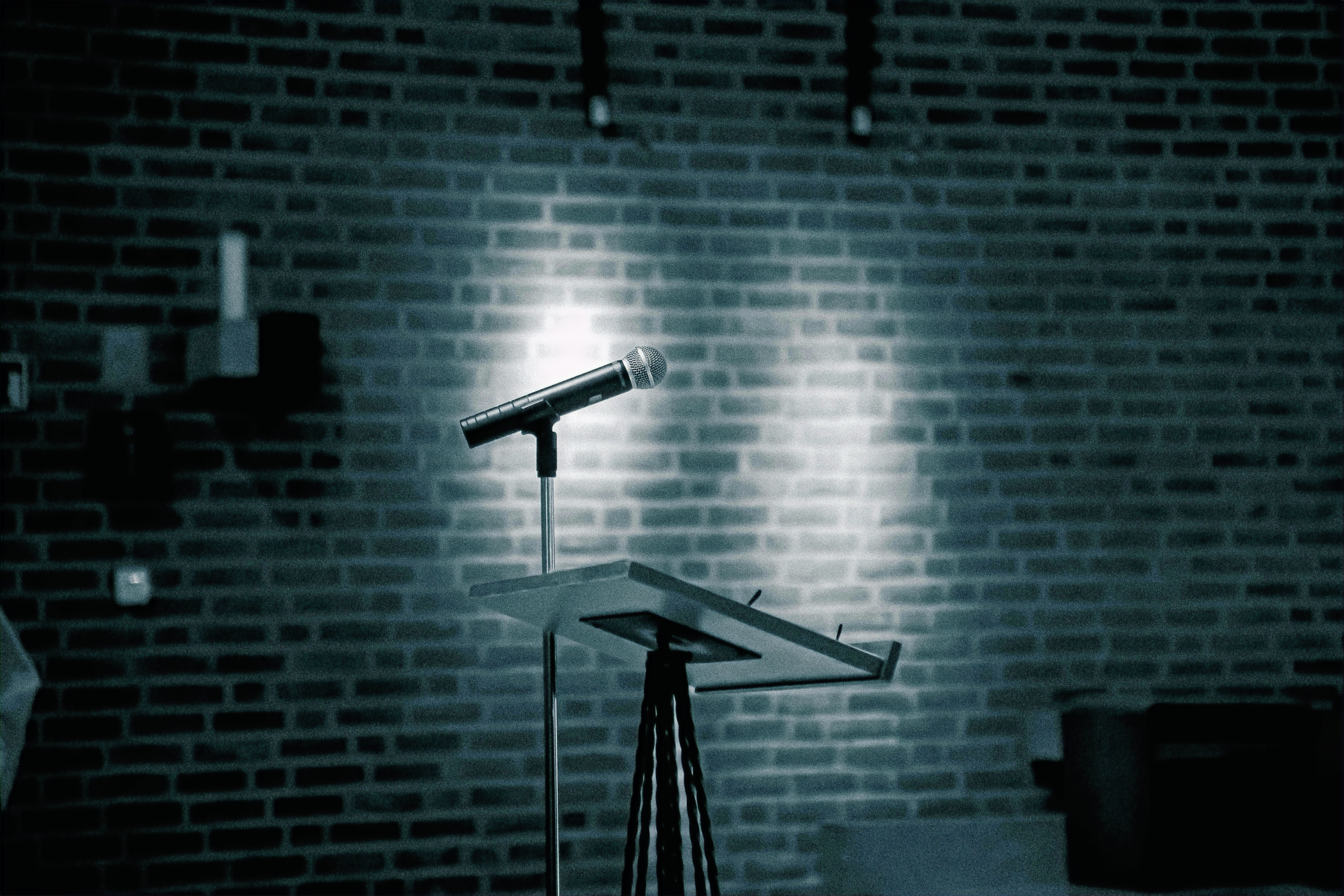 simon-h-B53qfHDHa_Y-unsplash_edited.jpg
