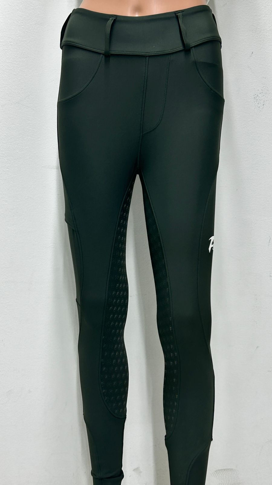 Thumbnail: Amoura Breeches
