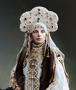Romanovs-Final-Ball-Color-Photographs-1903-153-640x1272.jpeg