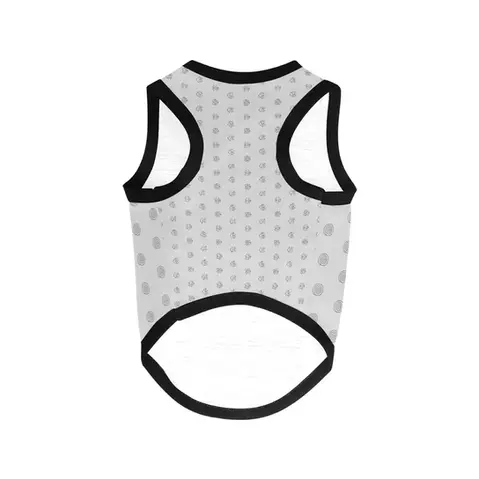 Created for daily use, the vest offers a comfortable fit and an easy expression suited to both quiet routines and outings alike.