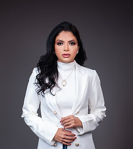 DAIANA_CRUZ_MÉDICA_edited.jpg