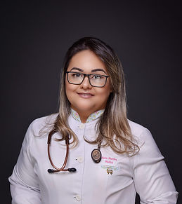 FLAVIA_MARTINS_MÉDICA.jpg
