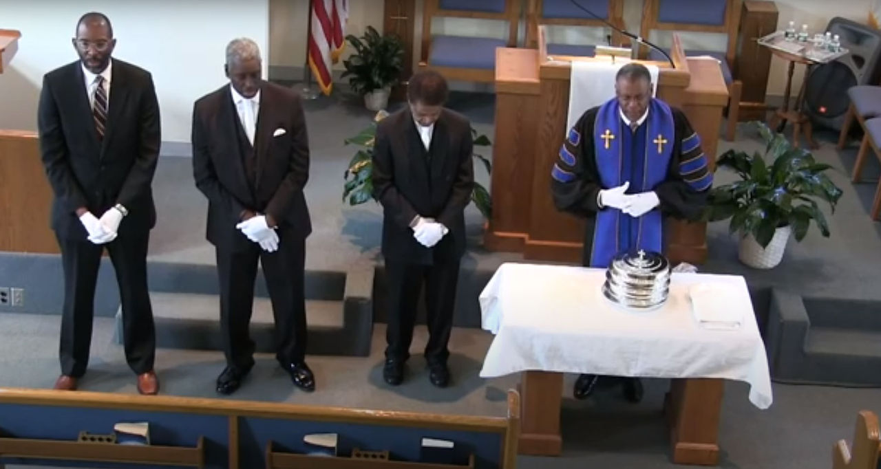 Metropolitan-Baptist-Church-Communion.jp
