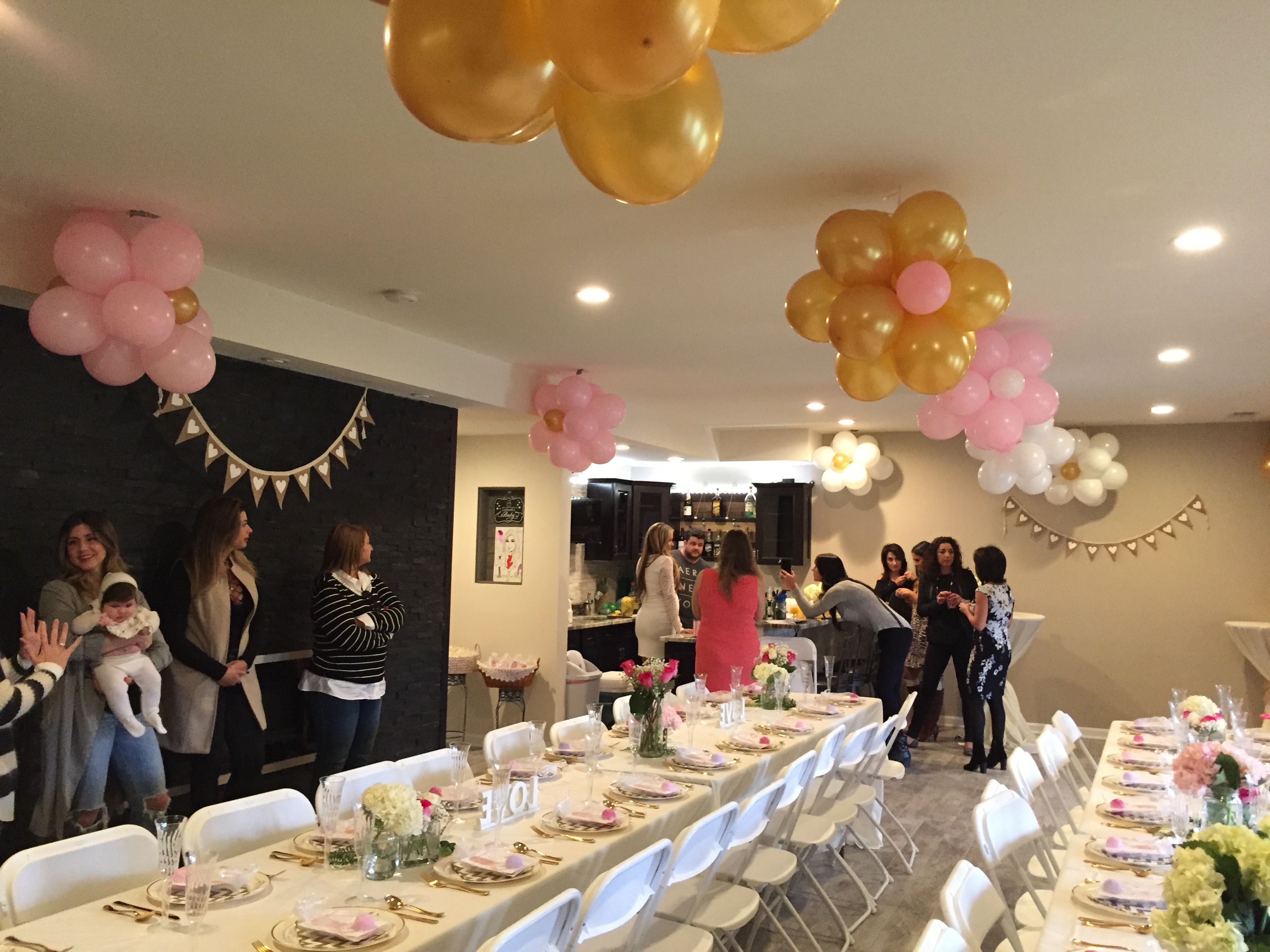 Baby shower decor