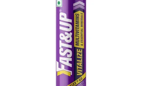Fast&Up Vitalize Multivitamins Effervescent Tablet with added nitrate-rich beetroot extract which provides-Pharmacy⁹