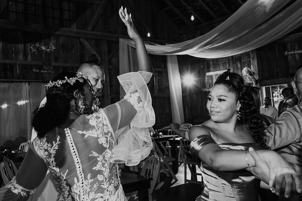 Michigan wedding photography by Nicole Leanne Photography