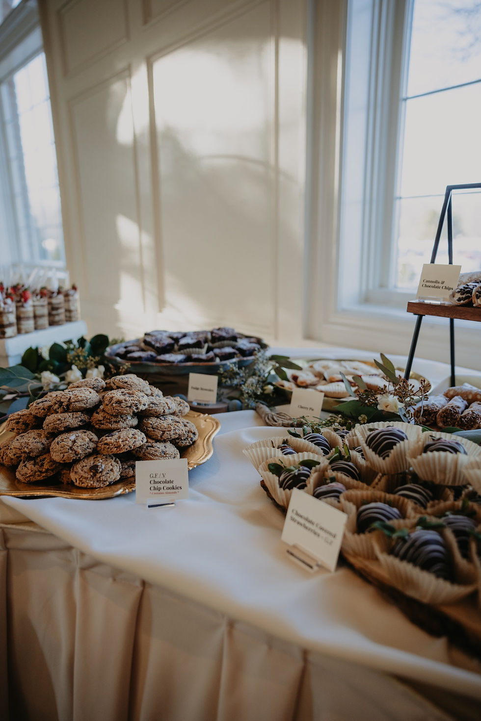 Dessert table at Cherry Creek Golf Club. Metro Detroit wedding photography by Nicole Leanne Photography