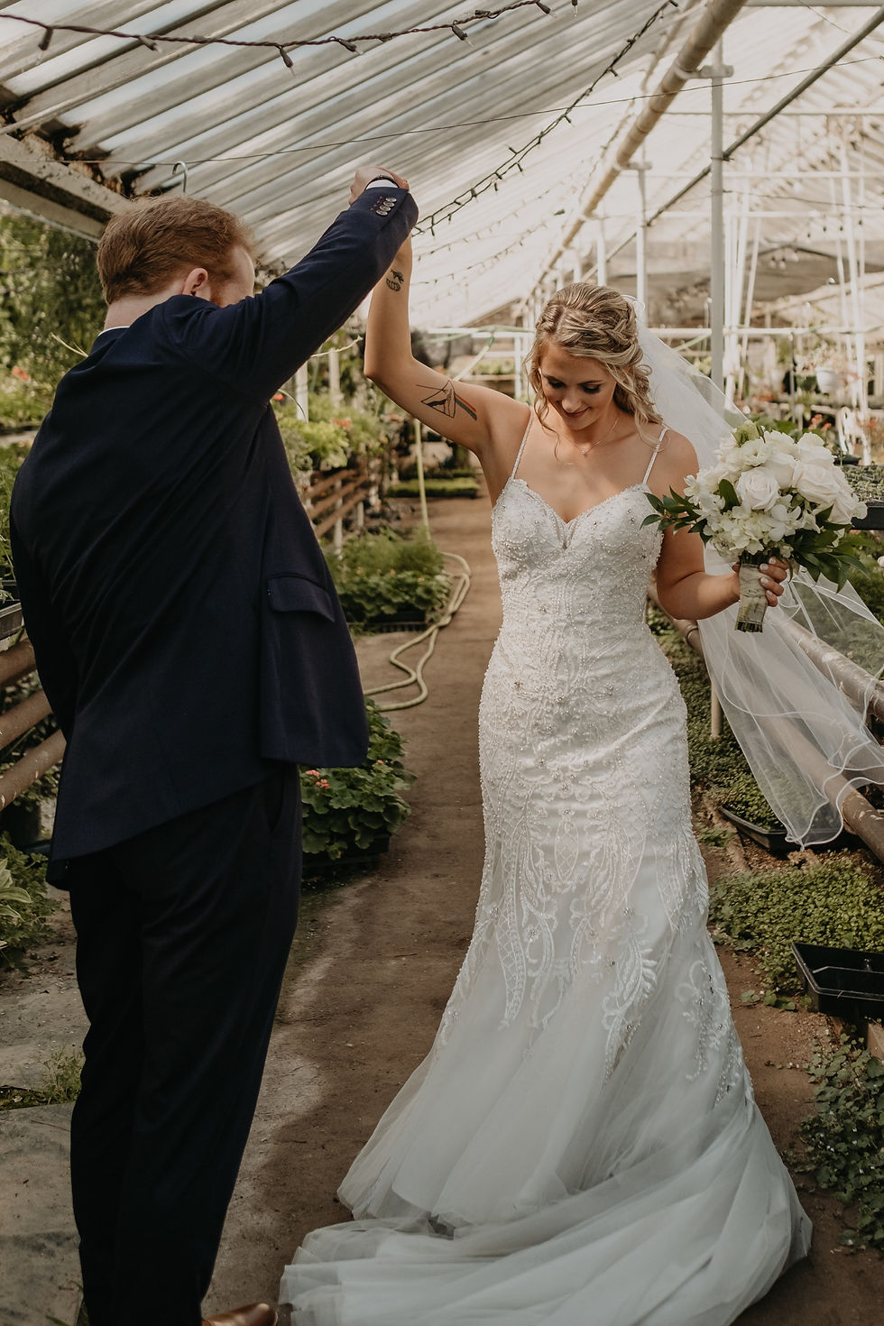 Graye's Greenhouse wedding in Metro Detroit. Michigan wedding photography by Nicole Leanne Photography