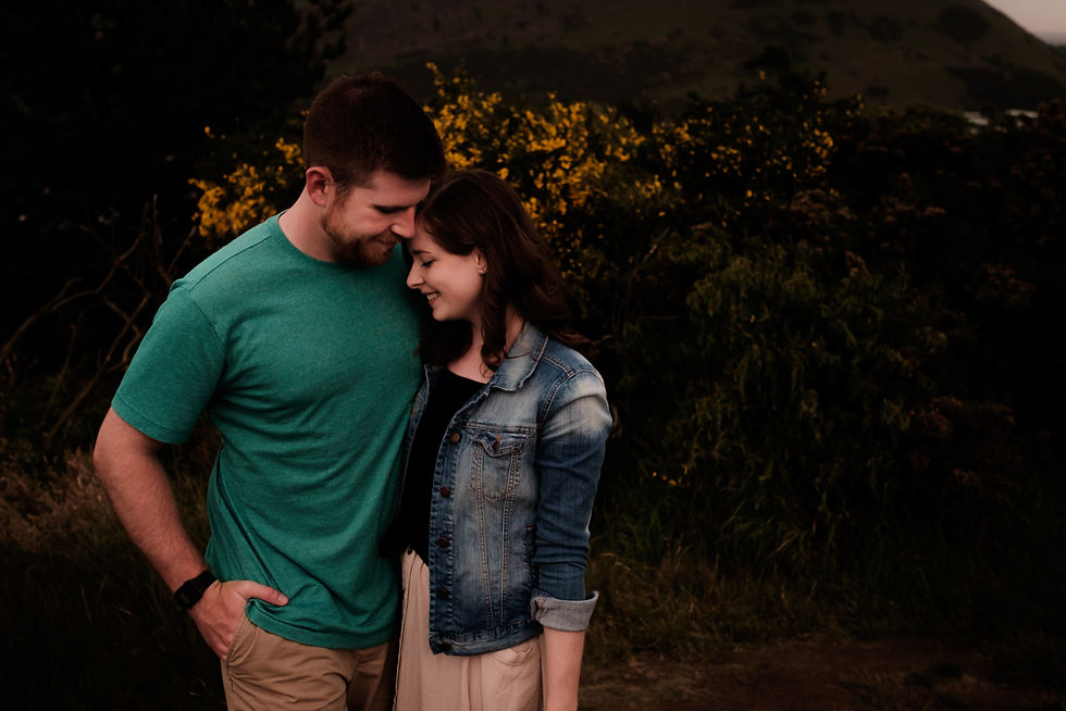 Couple traveling in Edinburgh. Photographed by Nicole Leanne Photography.