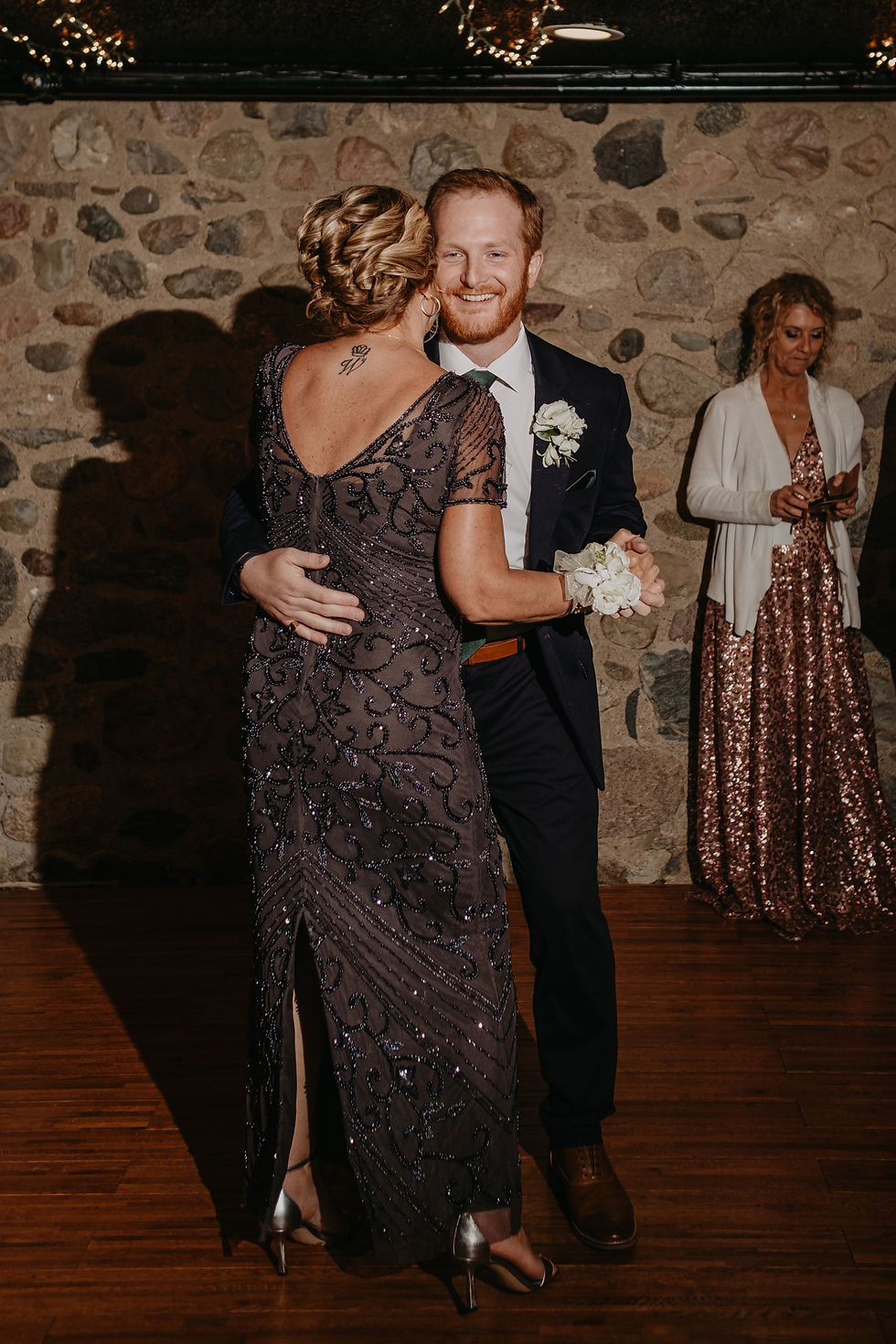 Michigan wedding photography by Nicole Leanne Photography